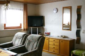 Fewo Wohnzimmer neu 1_1.JPG